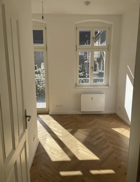 Kernsanierte 2Z Altbauwohnung mit Südbalkon in PBerg — photo 1